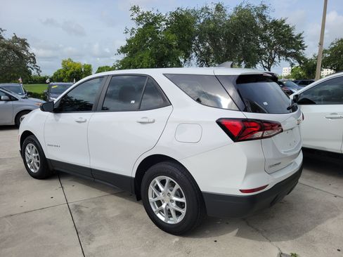 Used 2023 Chevrolet Equinox LS FWD image 5