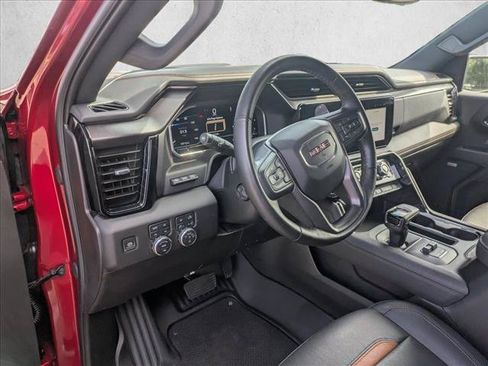 Used 2024 GMC Sierra 1500 AT4 w/ Technology Package AWD/4WD image 9