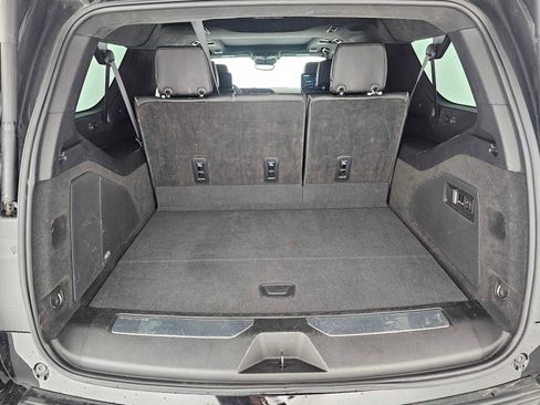 Used 2024 Cadillac Escalade ESV Premium Luxury Platinum AWD/4WD image 16