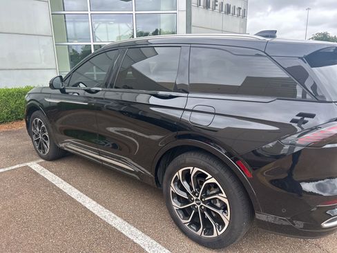 Used 2024 Lincoln Nautilus Reserve w/ Equipment Group 202A AWD/4WD image 17