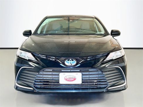 Used 2023 Toyota Camry LE image 2