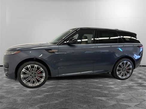 New 2025 Land Rover Range Rover Sport Dynamic SE image 2