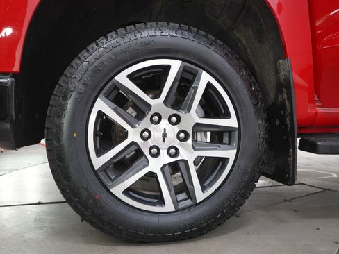 Used 2020 Chevrolet Silverado 1500 LT Trail Boss AWD/4WD image 31