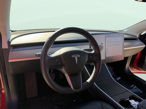 Used 2019 Tesla Model 3 Standard Range Plus image 17
