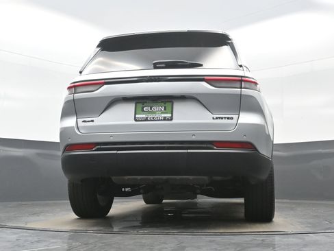 Used 2023 Jeep Grand Cherokee Limited w/ Black Appearance Package image 30