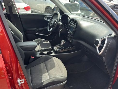 Used 2021 Kia Soul LX image 14