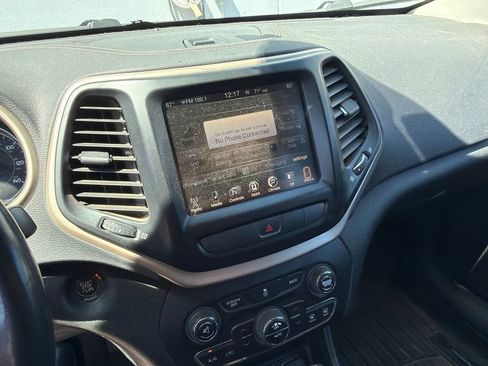 Used 2014 Jeep Cherokee Latitude w/ Comfort/Convenience Group AWD/4WD image 7
