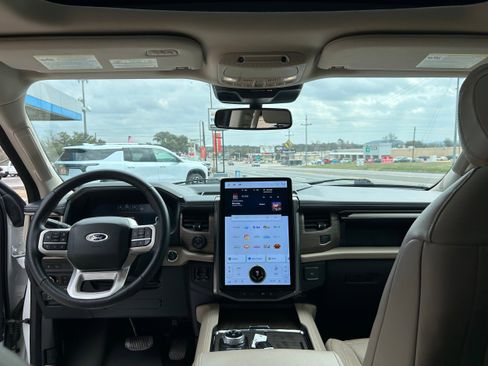 Used 2023 Ford Expedition Max Limited image 39