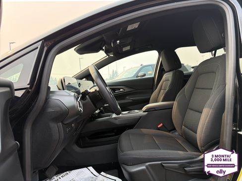 Used 2025 Chevrolet Equinox EV LT FWD image 9