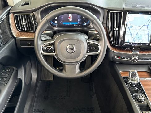 Certified 2023 Volvo XC60 B5 Ultimate w/ Climate Package image 13