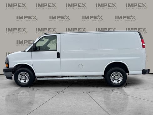 Used 2024 Chevrolet Express 2500 w/ Driver Convenience Package image 2