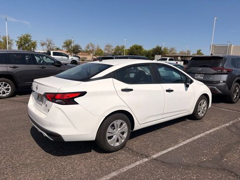 Used 2024 Nissan Versa S FWD image 5