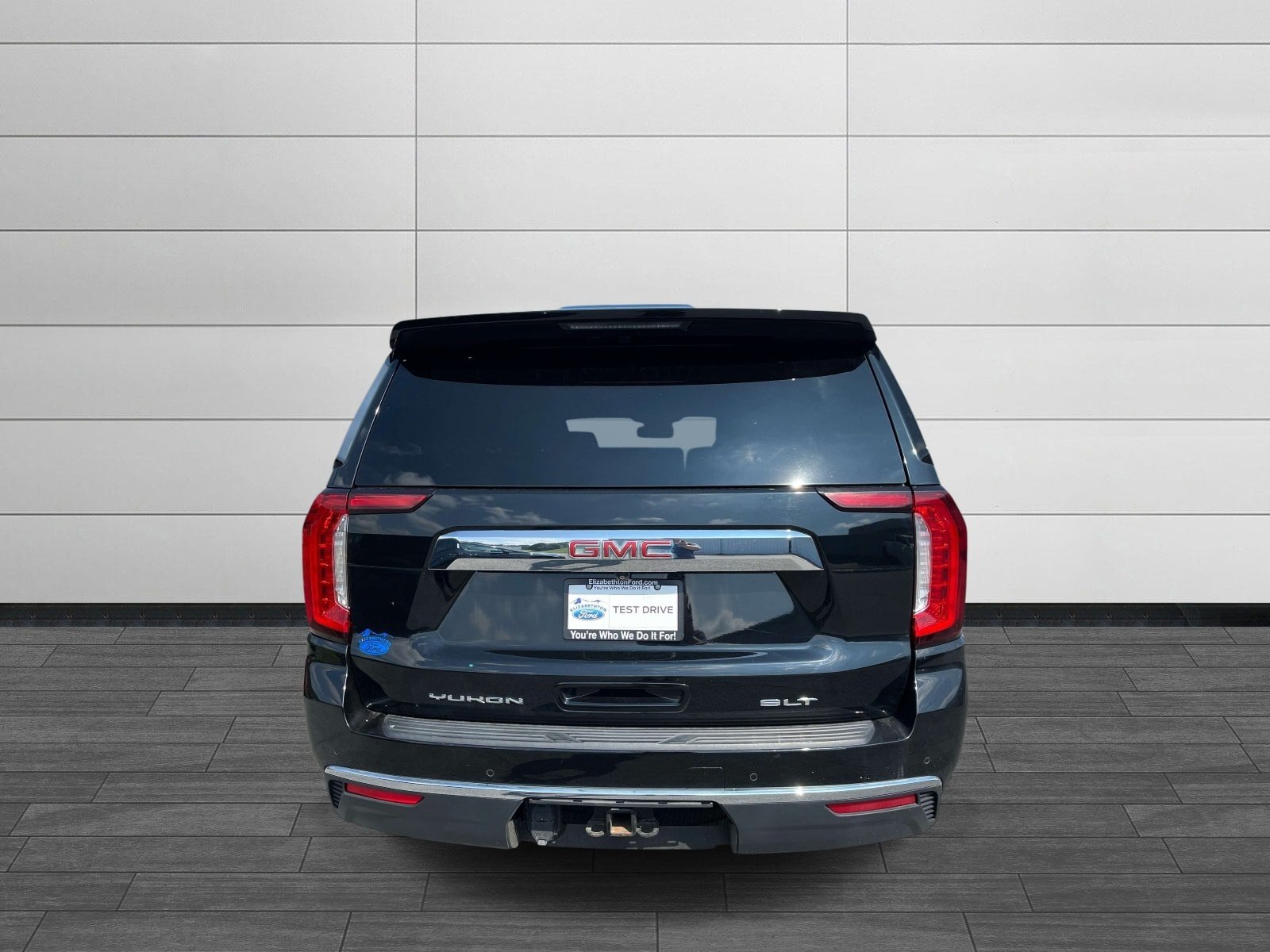 Used 2023 GMC Yukon SLT AWD/4WD image 4