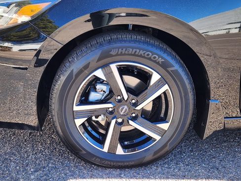 Used 2025 Nissan Sentra SV w/ All-Weather Package FWD image 16
