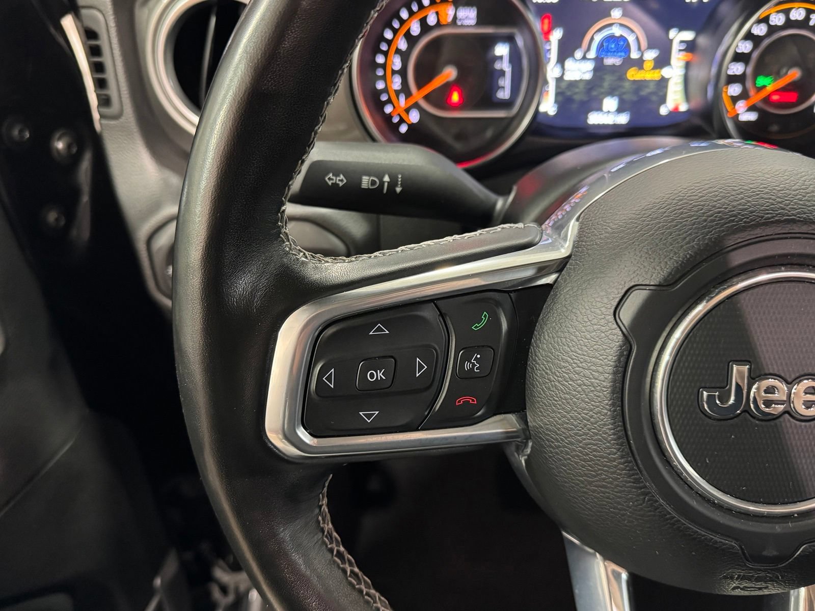 Used 2021 Jeep Wrangler Unlimited Sahara w/ Uconnect 4C Nav & Sound Group AWD/4WD image 21