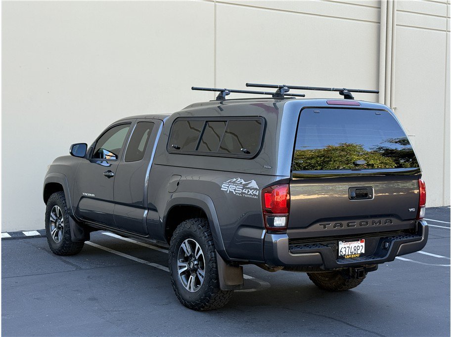 Used 2019 Toyota Tacoma TRD Sport AWD/4WD image 4