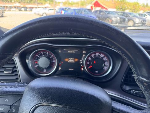 Used 2016 Dodge Challenger SXT image 25