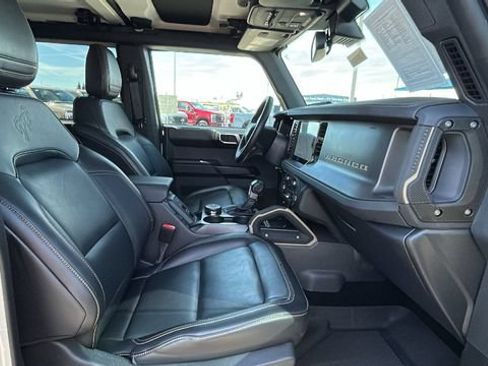 Used 2025 Ford Bronco Badlands AWD/4WD image 11