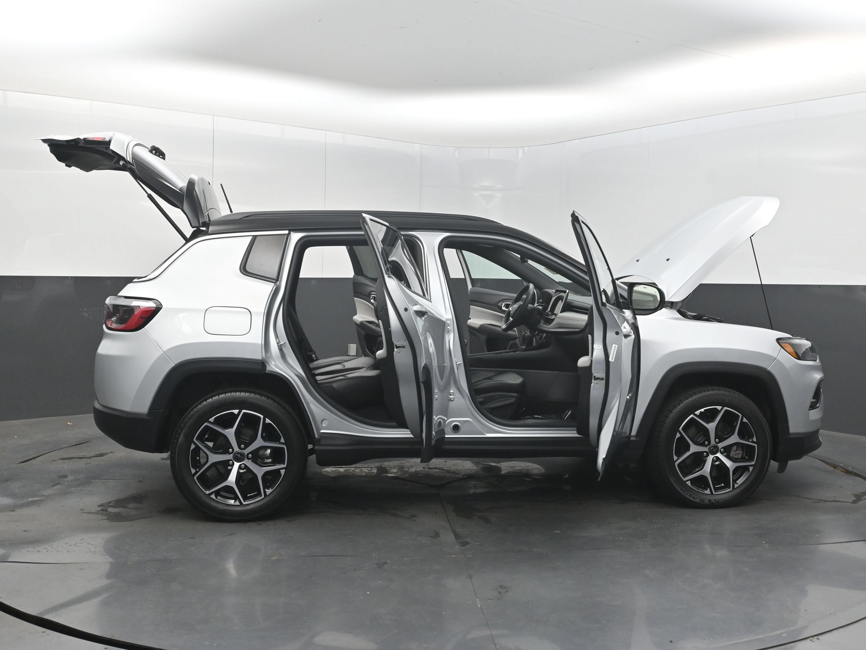 Used 2025 Jeep Compass Limited AWD/4WD image 47