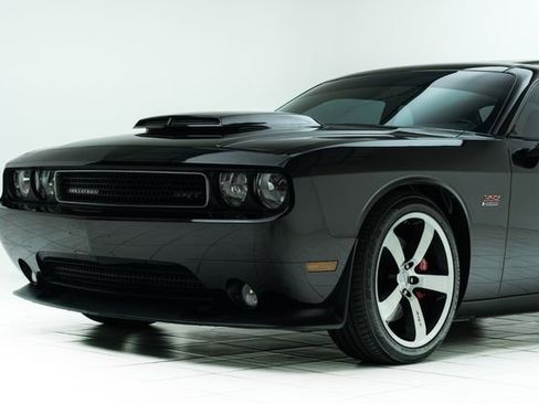 Used 2012 Dodge Challenger SRT8 w/ Premium Sound Group image 10