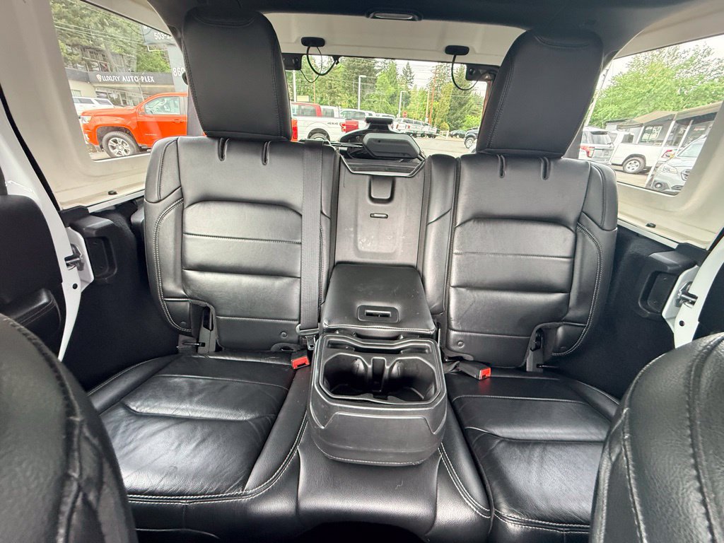 Used 2018 Jeep Wrangler Unlimited Sahara w/ Uconnect 4C Nav & Sound Group AWD/4WD image 28