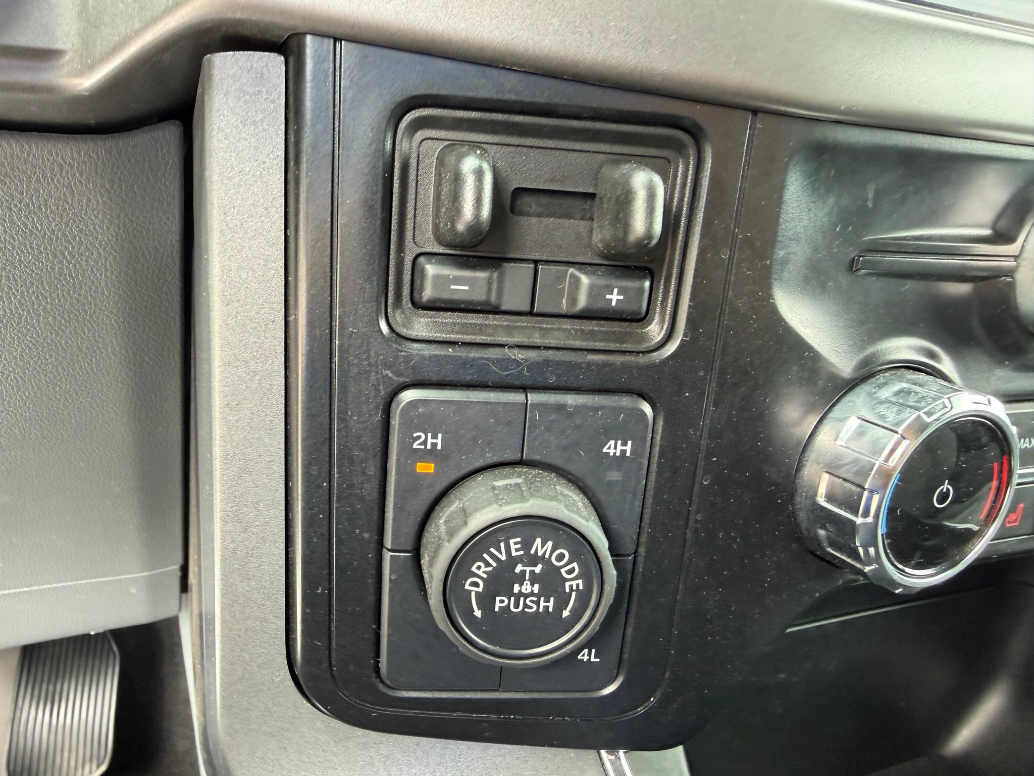 Used 2024 Ford F150 XLT w/ Equipment Group 302A MID AWD/4WD image 10