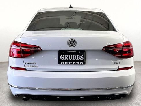 Used 2018 Volkswagen Passat 2.0T R-Line FWD image 5