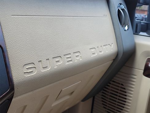 Used 2008 Ford F250 Lariat image 26