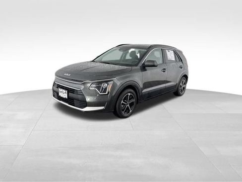 Certified 2025 Kia Niro LX FWD image 5