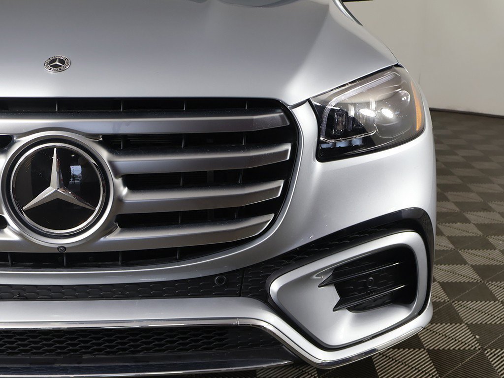 Used 2025 Mercedes-Benz GLS 450 4MATIC w/ AMG Line Exterior image 18
