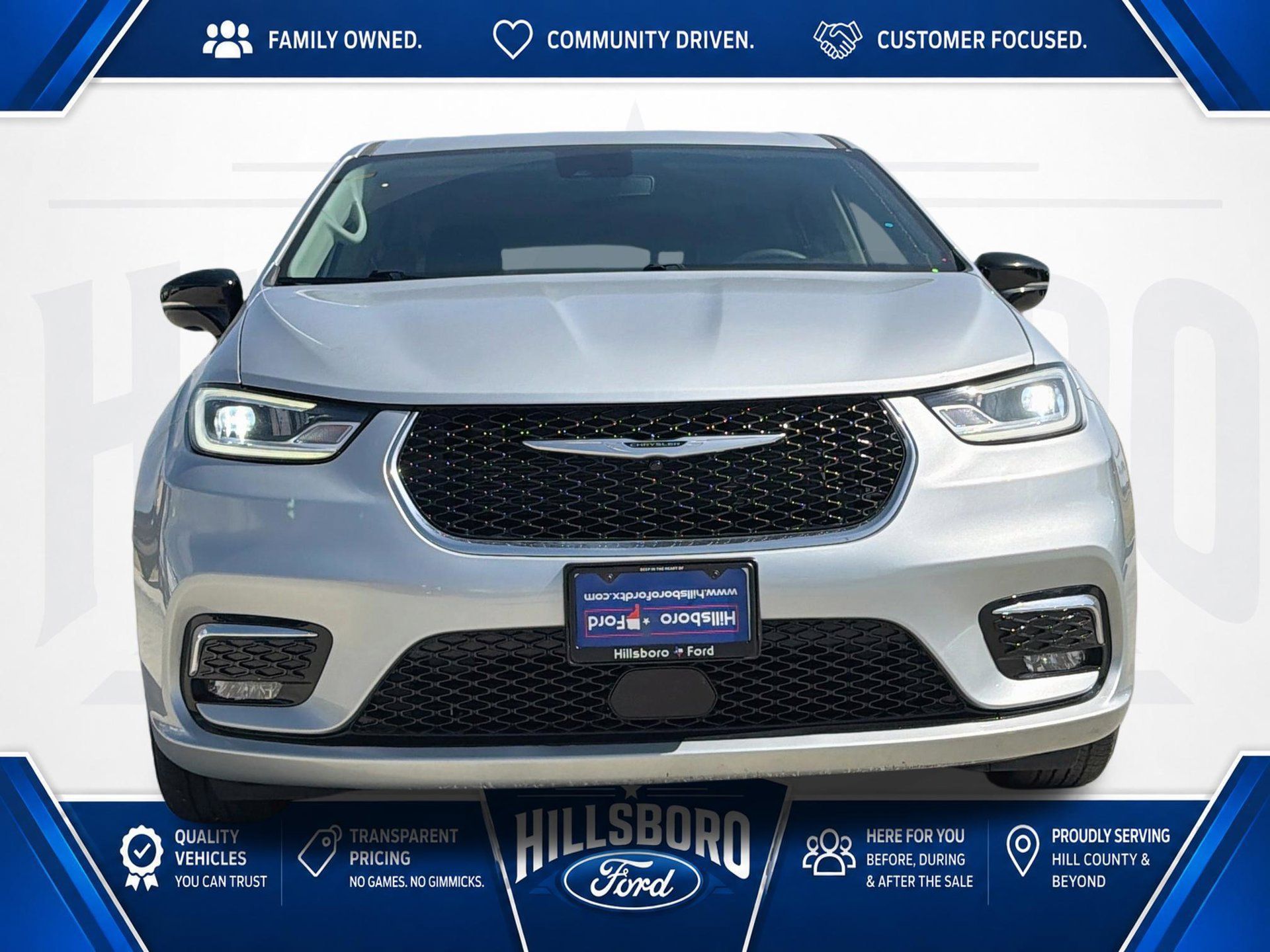 Used 2024 Chrysler Pacifica Touring-L FWD image 2