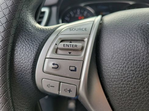 Used 2016 Nissan Rogue AWD image 24