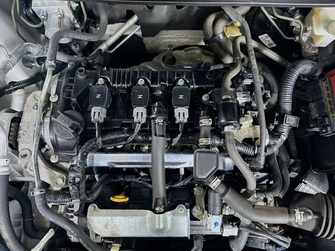 Used 2024 Nissan Kicks SR image 30