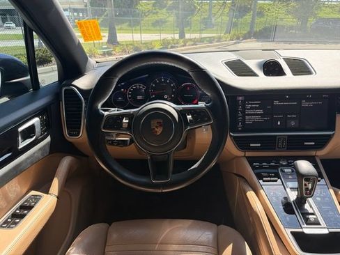 Used 2019 Porsche Cayenne AWD/4WD image 7