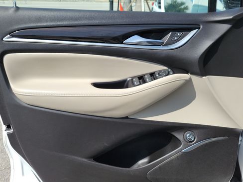 Used 2020 Buick Enclave Essence FWD image 23