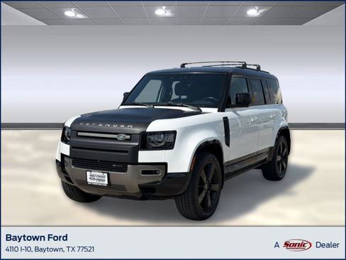 Used 2022 Land Rover Defender 110 X-Dynamic SE AWD/4WD image 1