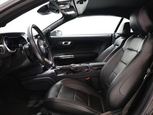 Used 2018 Ford Mustang GT Premium w/ Equipment Group 401A RWD image 20