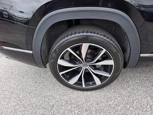 Certified 2024 Volkswagen Atlas SEL Premium R-Line AWD/4WD image 14