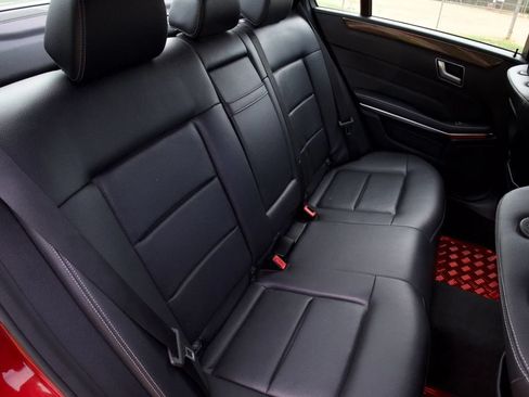 Used 2014 Mercedes-Benz E 350 4MATIC Sedan image 12