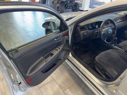 Used 2011 Chevrolet Impala LT image 19
