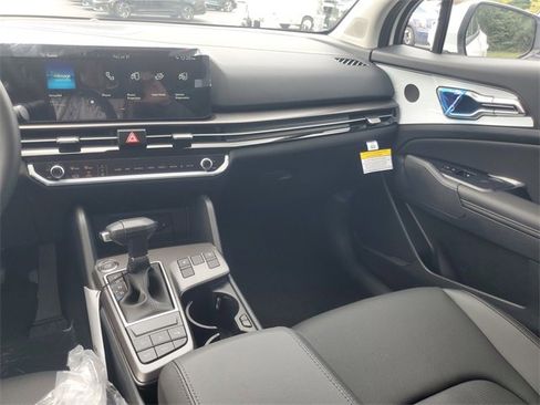 New 2026 Kia Sportage EX w/ EX Panorama Roof Package image 12