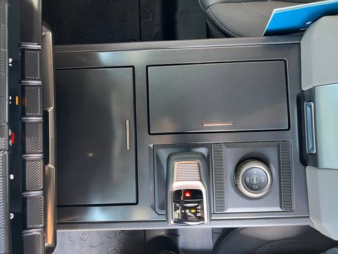 Used 2025 GMC Hummer EV 2X AWD/4WD image 58