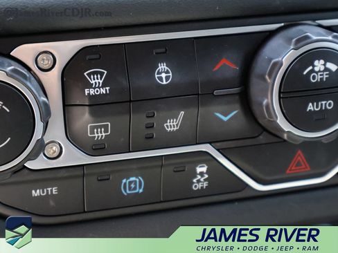 Used 2024 Jeep Wrangler Unlimited Sahara w/ Technology Group AWD/4WD image 36