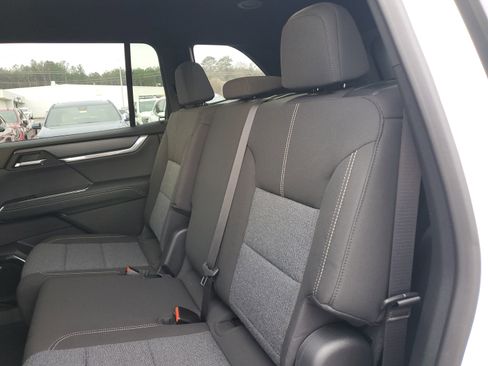 New 2025 GMC Acadia Elevation image 13