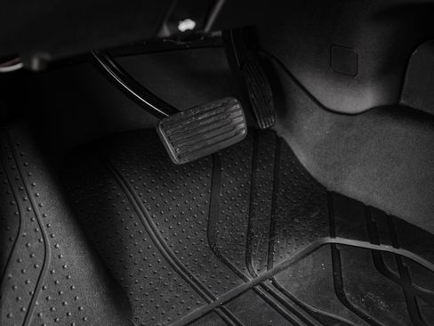 Used 2025 Chevrolet Silverado 2500 LT image 16