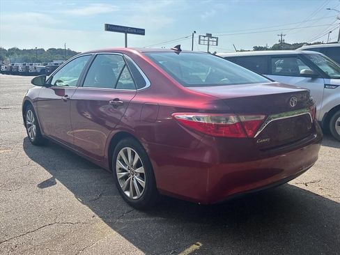 Used 2016 Toyota Camry XLE w/ Moonroof Package FWD image 13