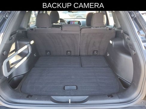 Used 2016 Jeep Cherokee Sport image 6