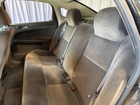 Used 2016 Chevrolet Impala LT FWD image 17