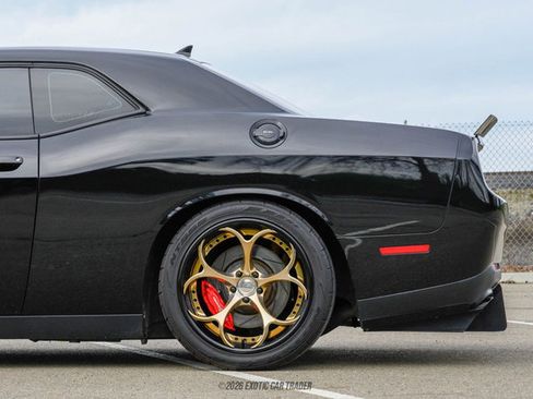 Used 2016 Dodge Challenger SRT Hellcat image 5