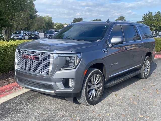 Used 2022 GMC Yukon XL Denali AWD/4WD image 11